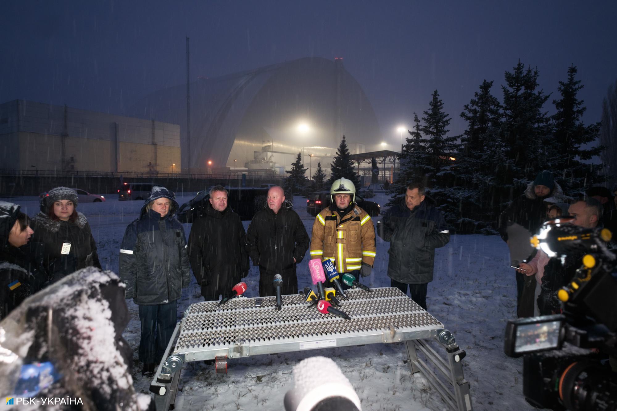 &quot;Арка перестала виконувати свою функцію&quot;. Які загрози несе удар по ЧАЕС (фоторепортаж)
