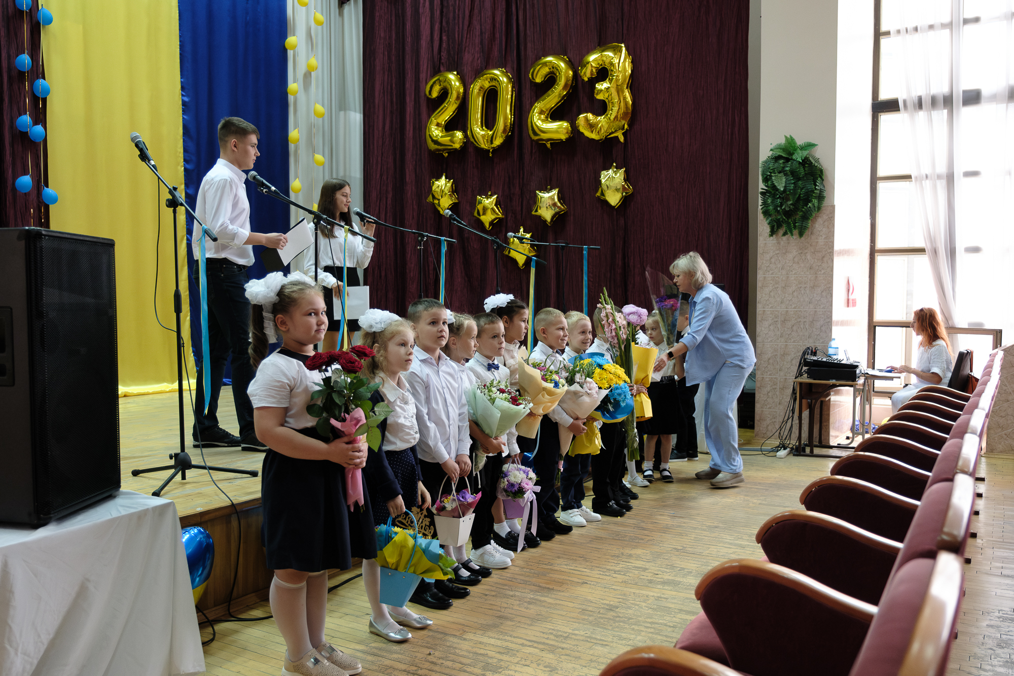 У школах Києва продзвенів перший дзвоник: зворушливі фото і відео