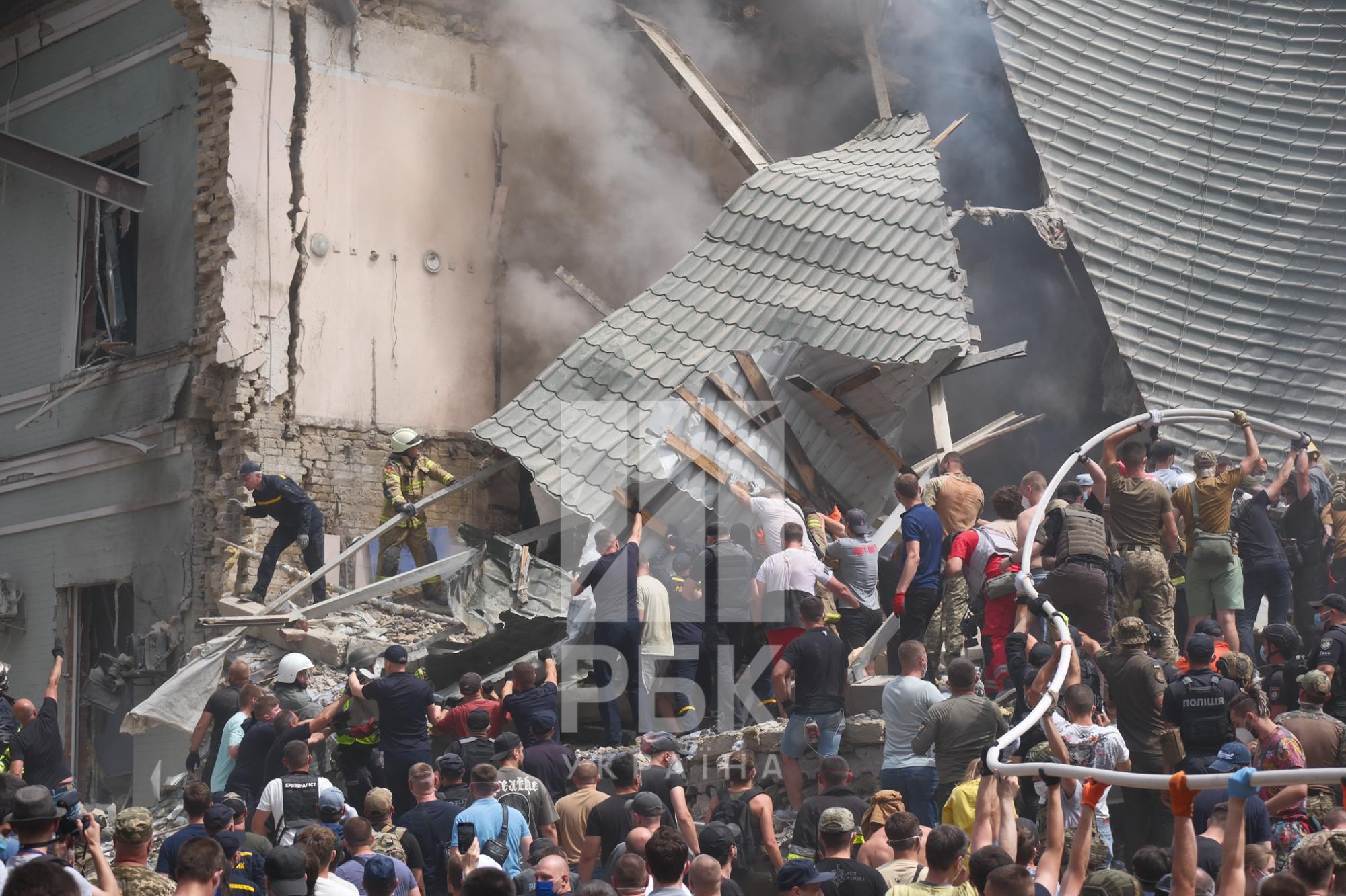 Український музикант дивом вижив під завалами квартири у Києві