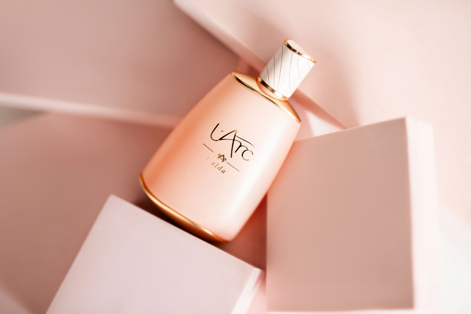 10 небанальных и изысканных женских ароматов на весну