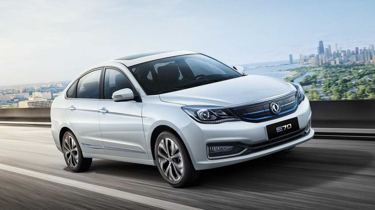 У Китаї випустили перші серійні електрокари з інноваційними твердотілими батареями