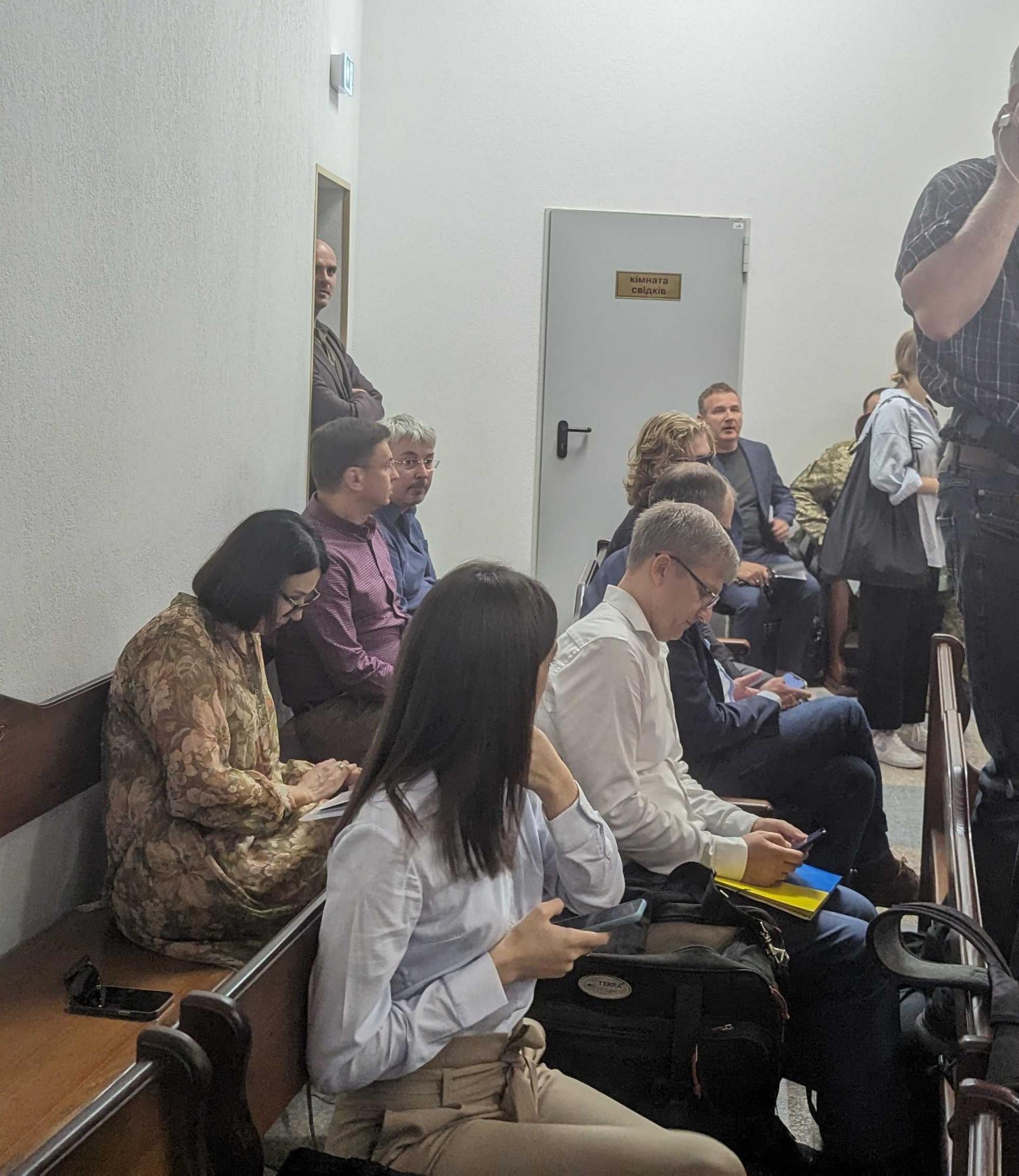Група підтримки: Мосійчук і Ткаченко прийшли на суд над Коломойським (фото)