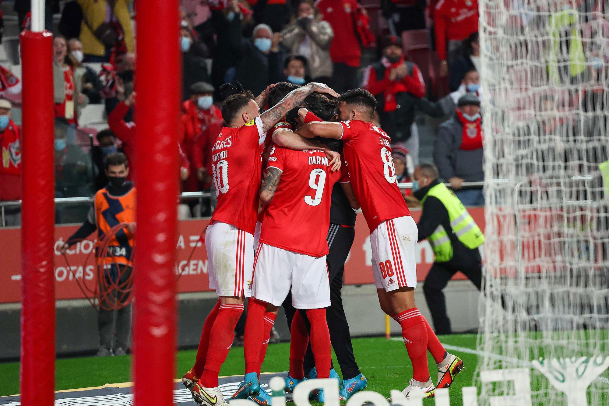 &quot;Бенфика&quot; – &quot;Аякс&quot;: анонс матча 1/8 финала Лиги чемпионов