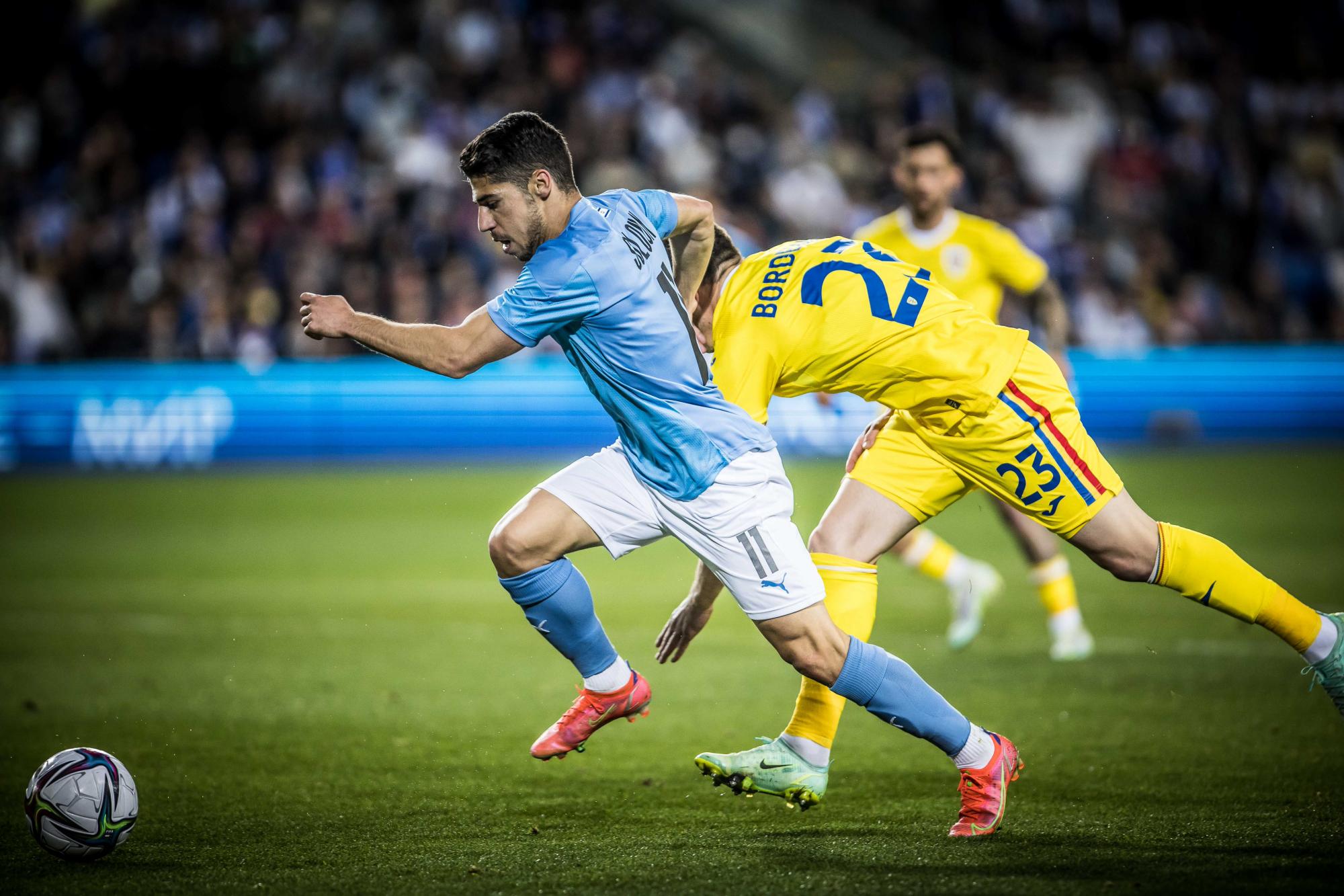 Украинский футбол на паузе. "Все для фронта, все для победы" и проклятая неизвестность