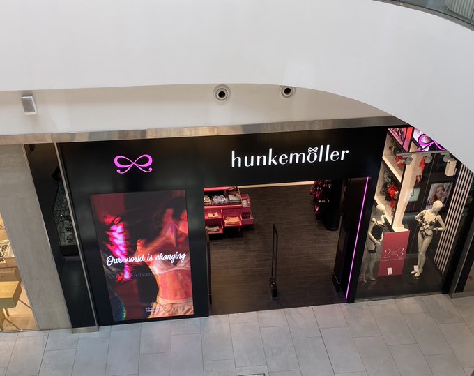 Работа кипит: мировые бренды втридорога одевают россиян (фото)