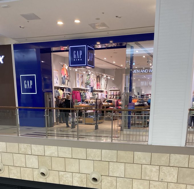 Работа кипит: мировые бренды втридорога одевают россиян (фото)