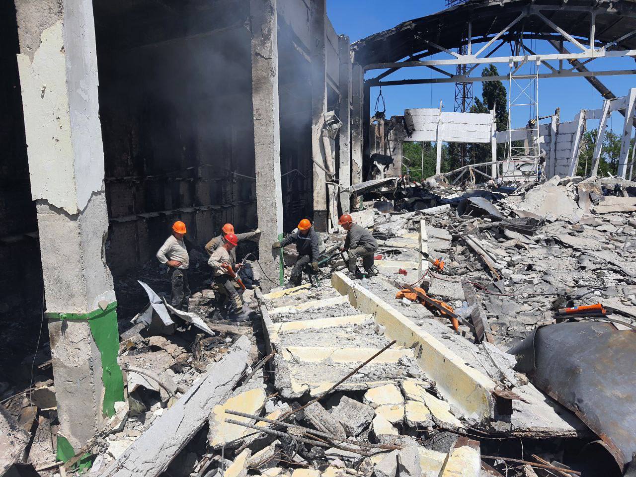 У Луганській області згорів знаменитий стадіон. Разом з окупантами (фото)