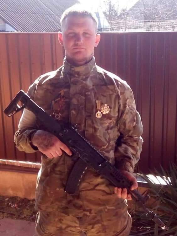 Носил украденные награды. Венедиктова показала фото оккупанта, убившего гражданского