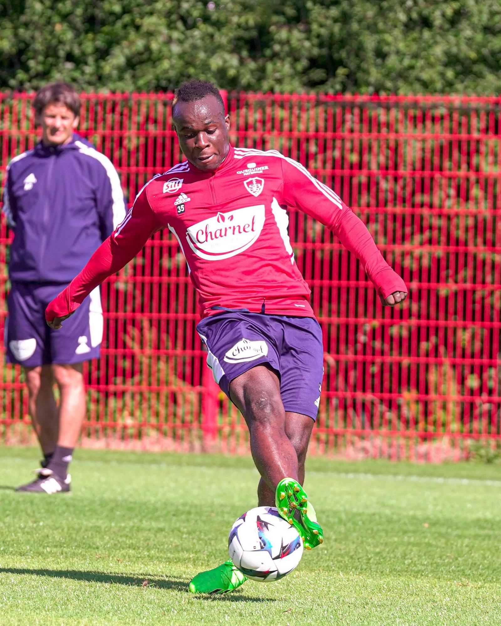 Зірочка &quot;Динамо&quot; почав тренуватися із середняком чемпіонату Франції