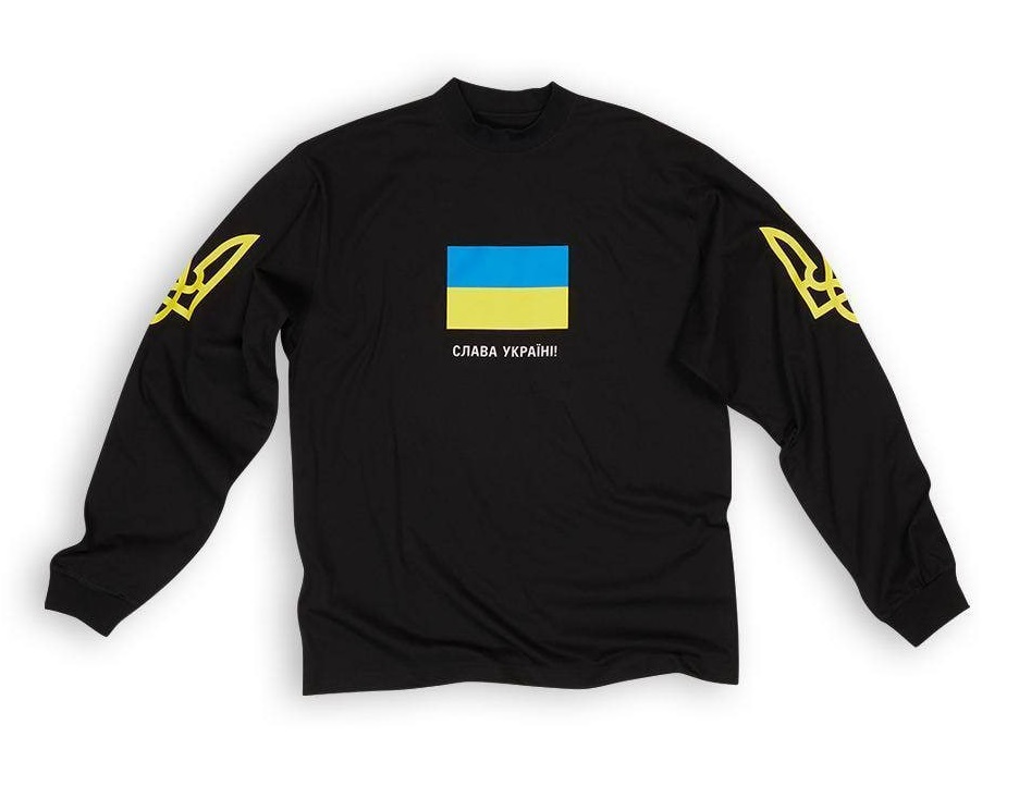 Модний дім Balenciaga випустив мішки для сміття за 1790 доларів. І це не жарт