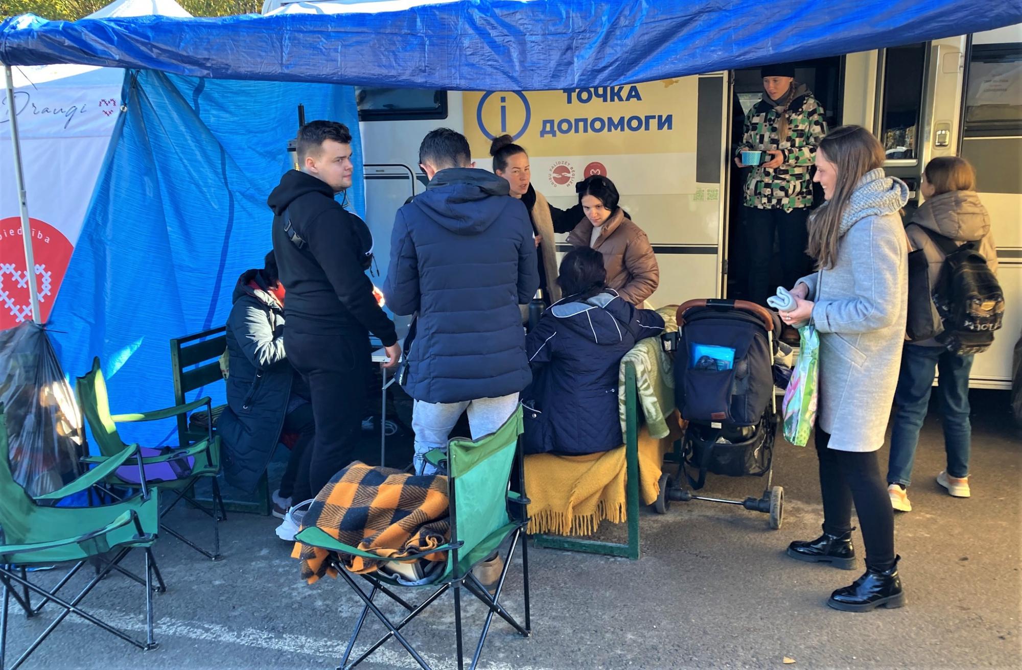 Бегут через Россию. Сколько украинцев остаются в Латвии из-за войны