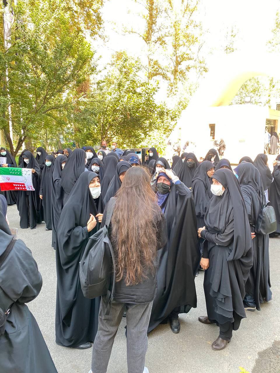 Иран вышел на протесты против полиции. Что стало причиной