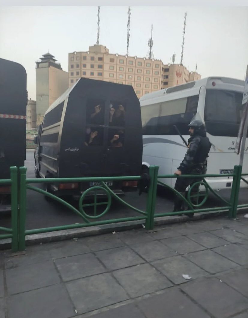 Иран вышел на протесты против полиции. Что стало причиной