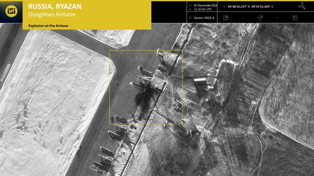 Взрывы на российском аэродроме &quot;Дягилево&quot;: появился спутниковый снимок последствий