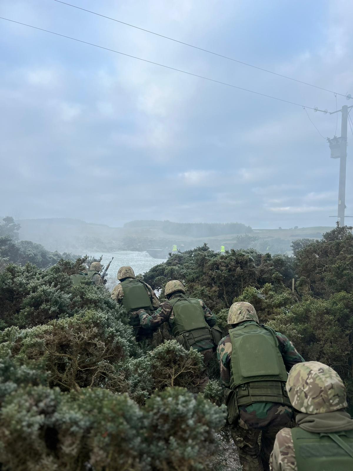 С оружием и под снегом: появились фото с учений украинских военных в Северной Англии