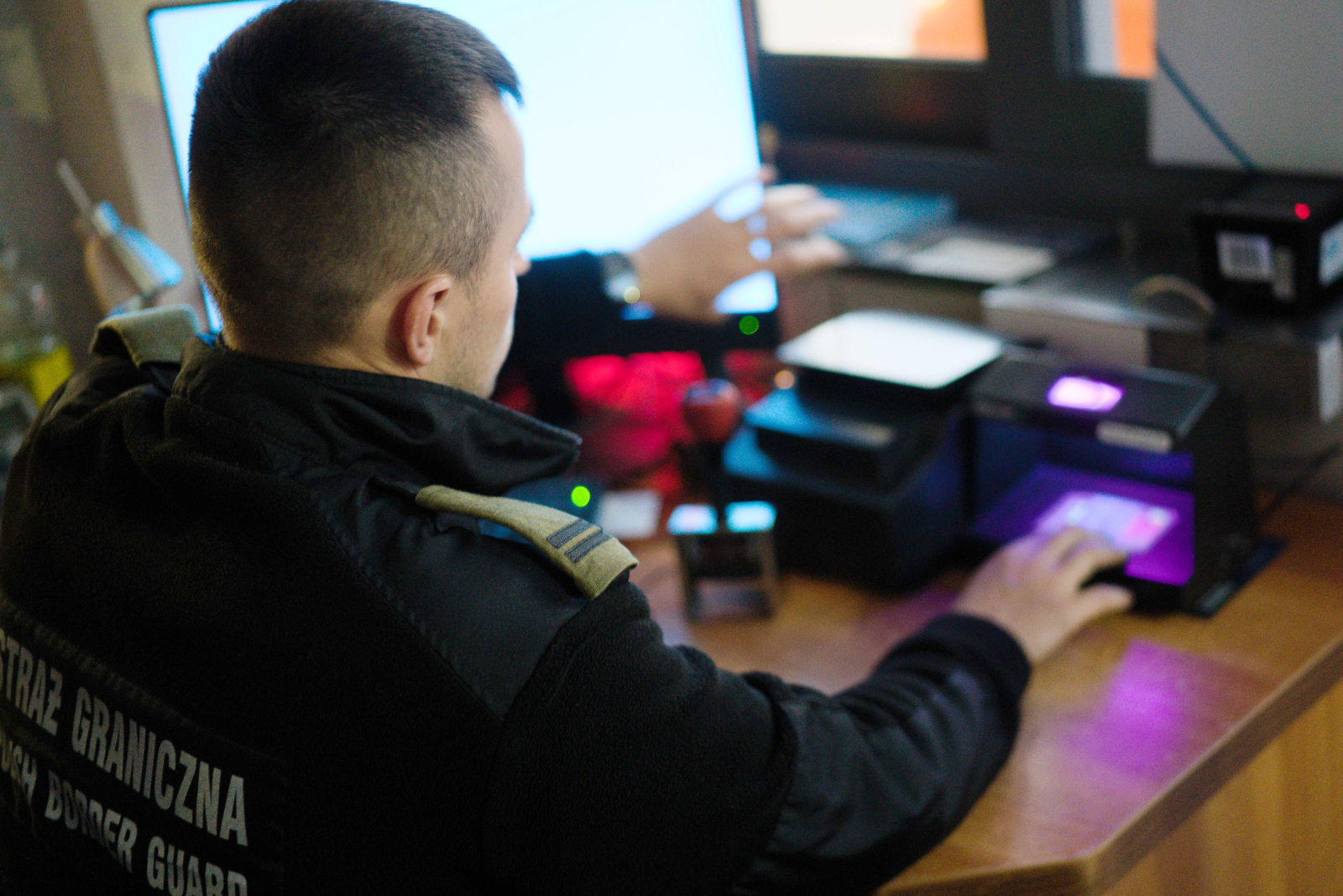 ДНК и отпечатки ладоней. В ЕС заработала обновленная Шенгенская информационная система