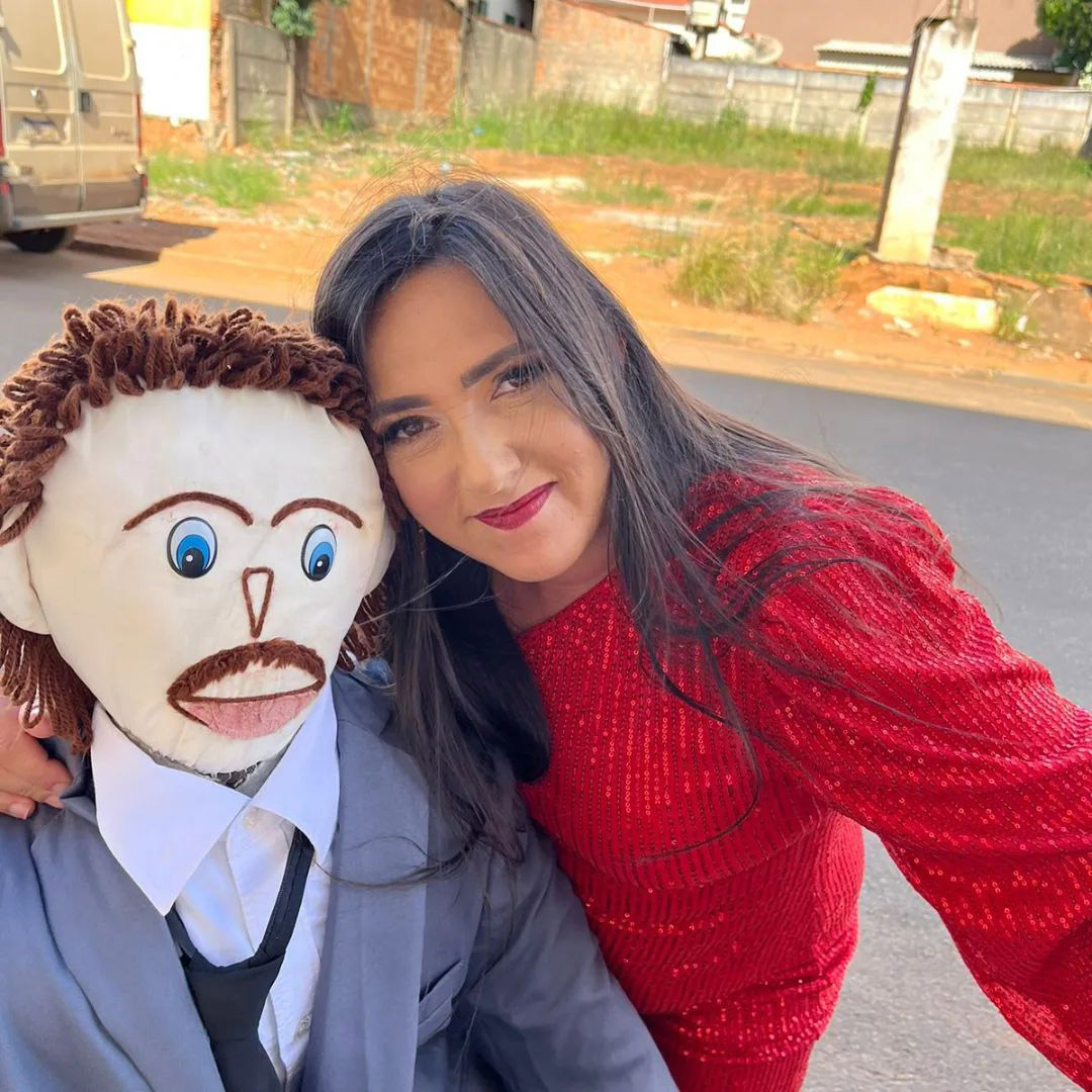 Любовь слепа. Реальные истории людей, которые имели романтические отношения с самолетами, роботами и куклами