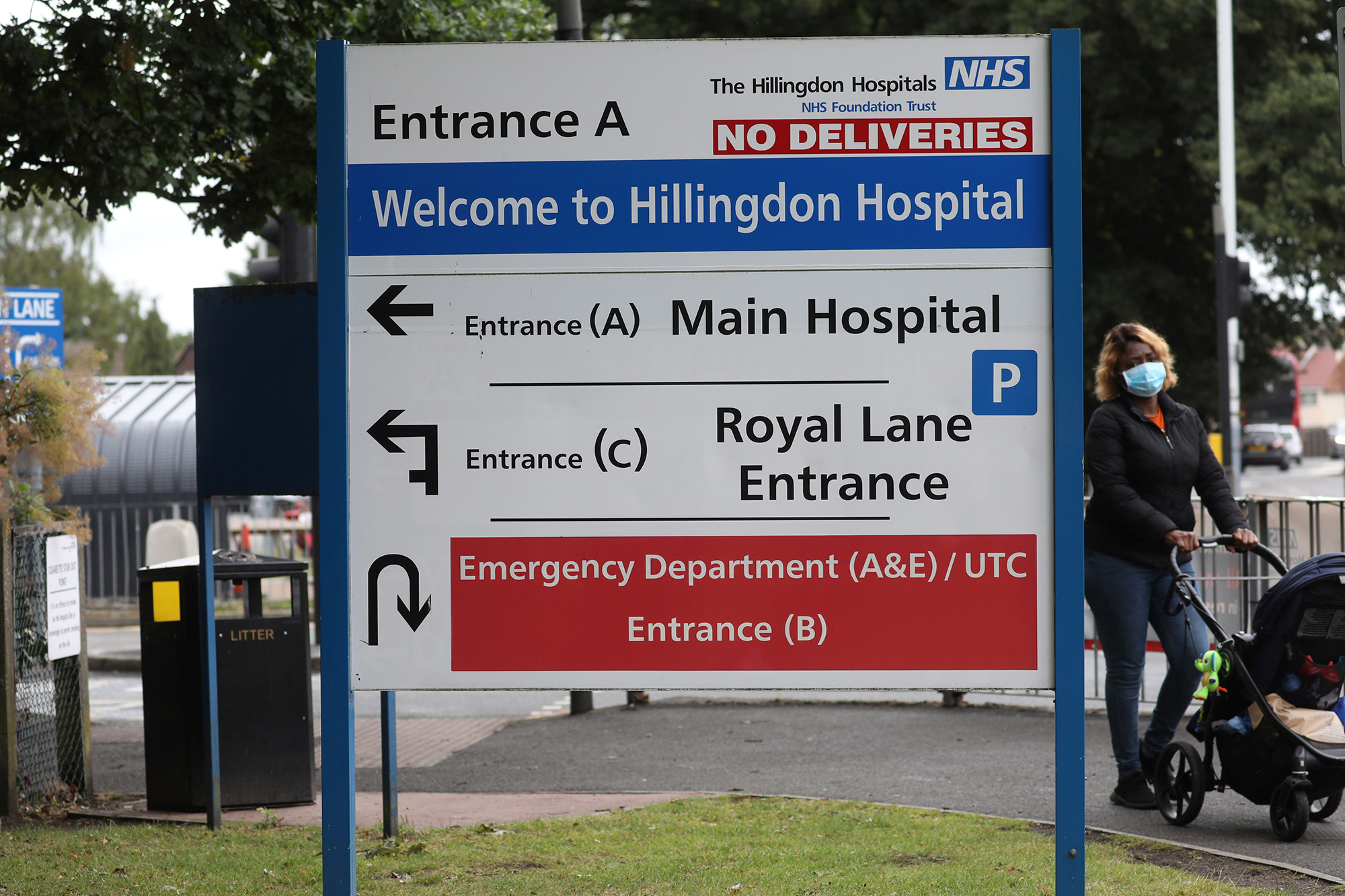 "Выбрать врача невозможно". Что беженкам нужно знать о бесплатных родах за границей