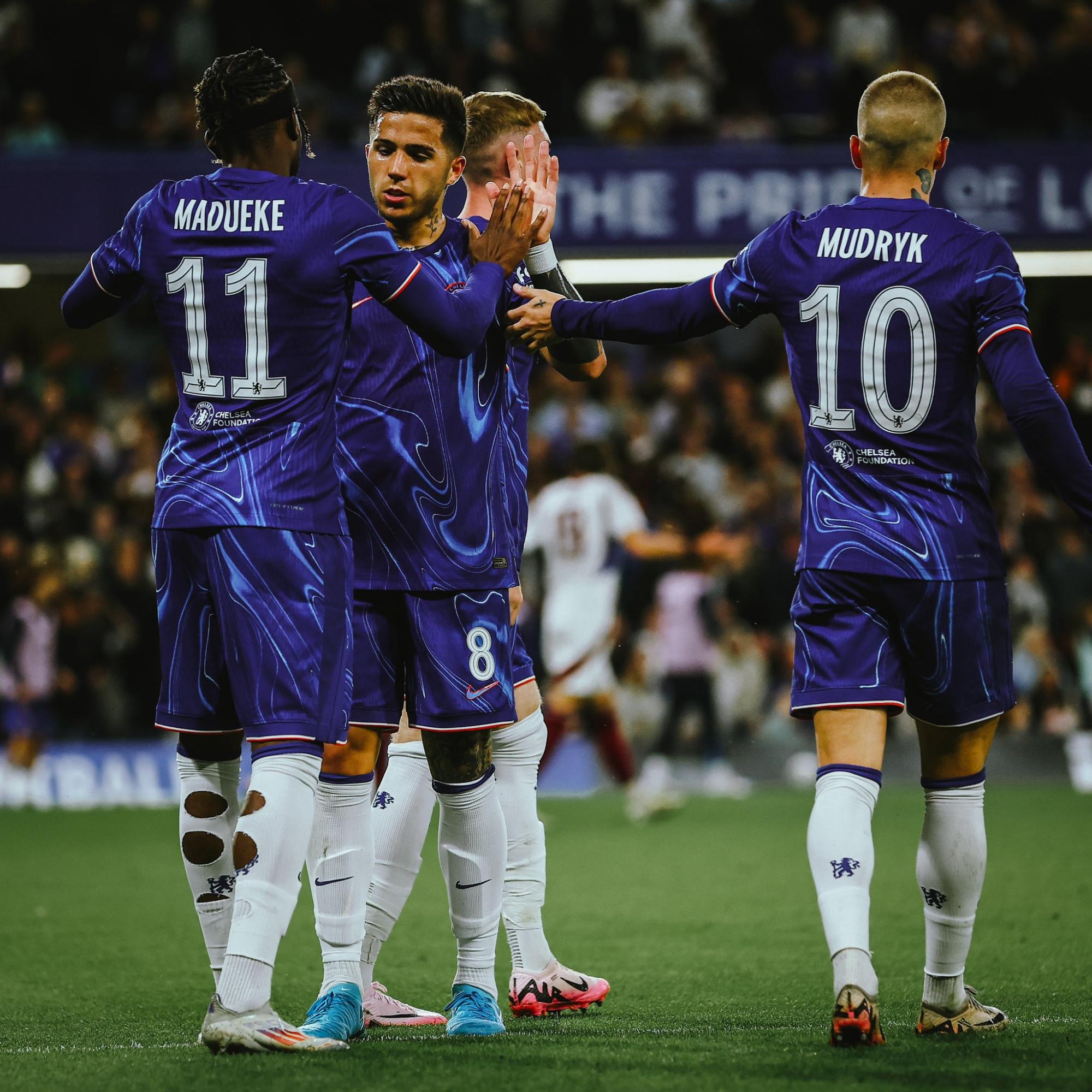 Разрыв контракта, штраф и матчи ветеранов: какие наказания может получить Мудрик