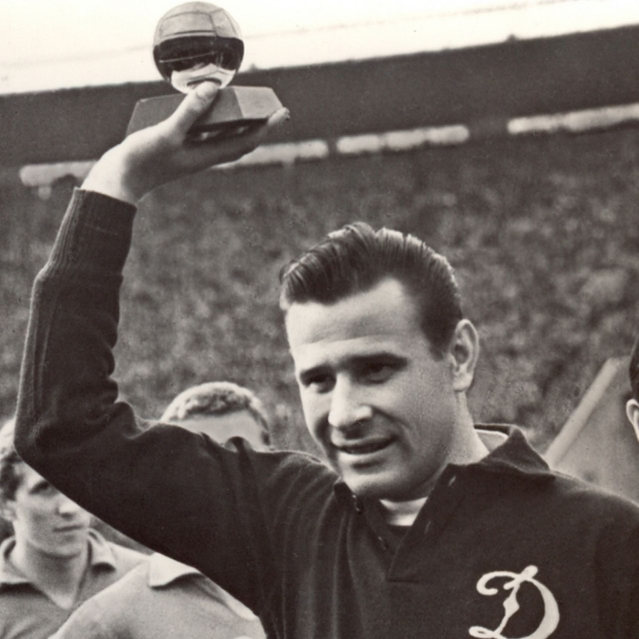 Седина в бороду. Месси и еще четыре самых старших обладателя "Золотого мяча"