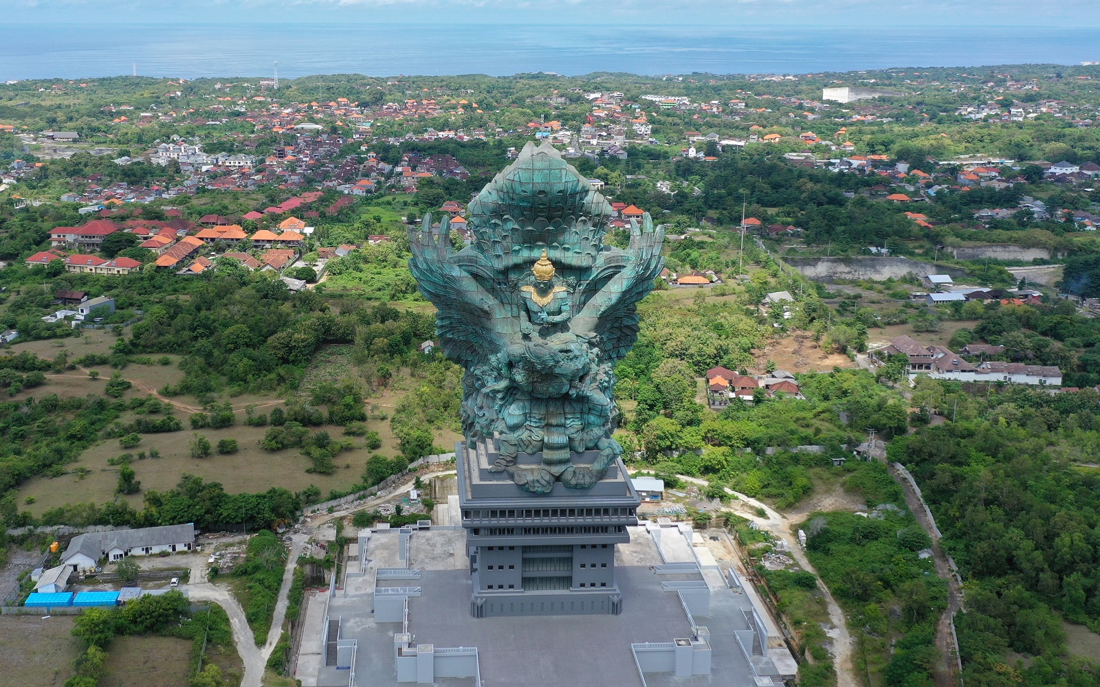 У рази вищі за американську Статую Свободи: 5 грандіозних монументів світу