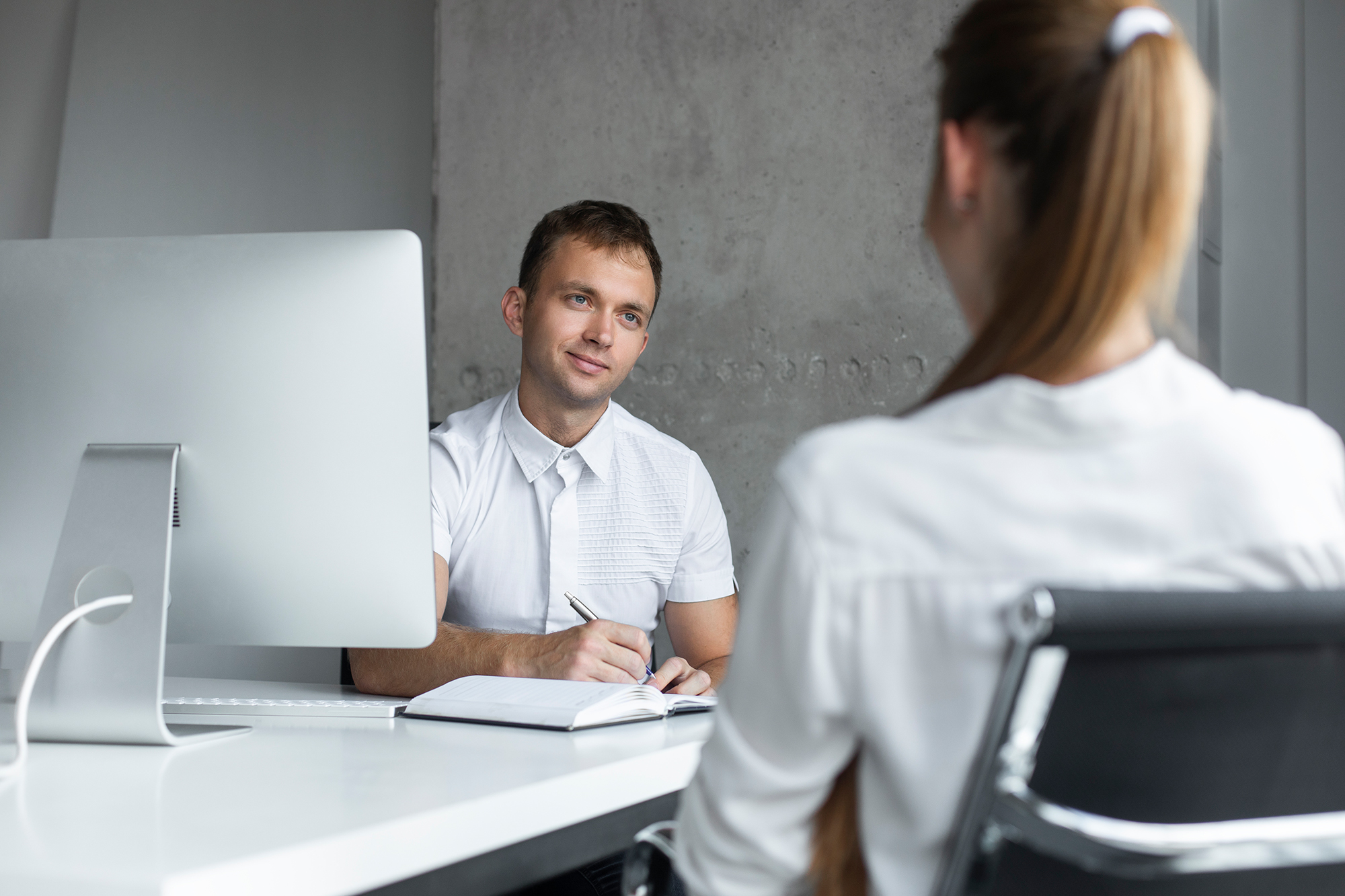 На &quot;дистанційку&quot; черга в 6 разів більша, а в ІТ – спад: що відбувається з ринком праці в Україні