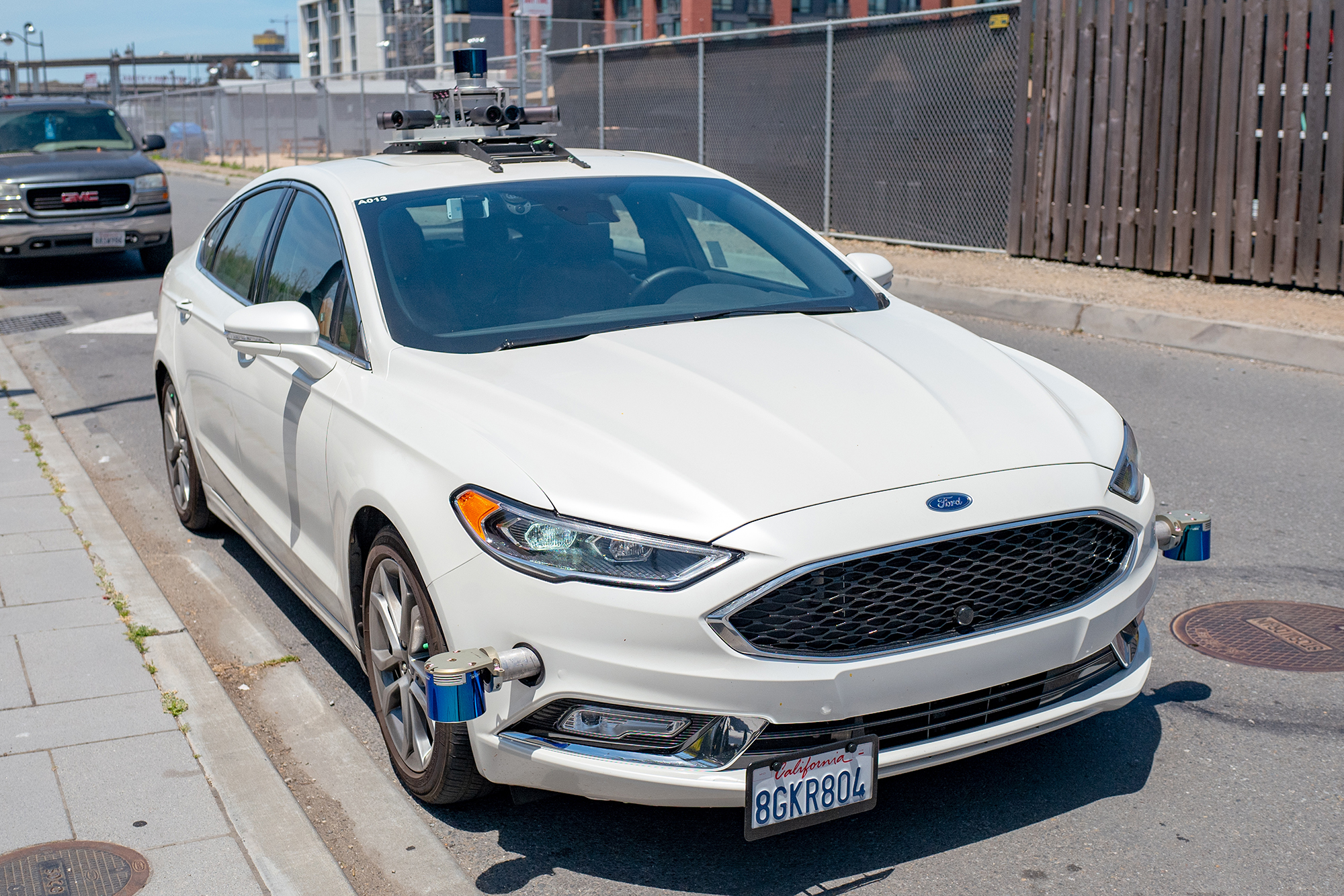 Автопилот в современном авто: на что способны электронные ассистенты в машинах