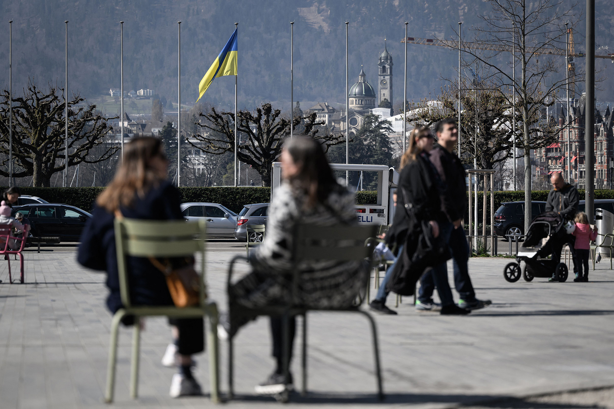 Правила меняются. Какие страны урезают помощь украинским беженцам