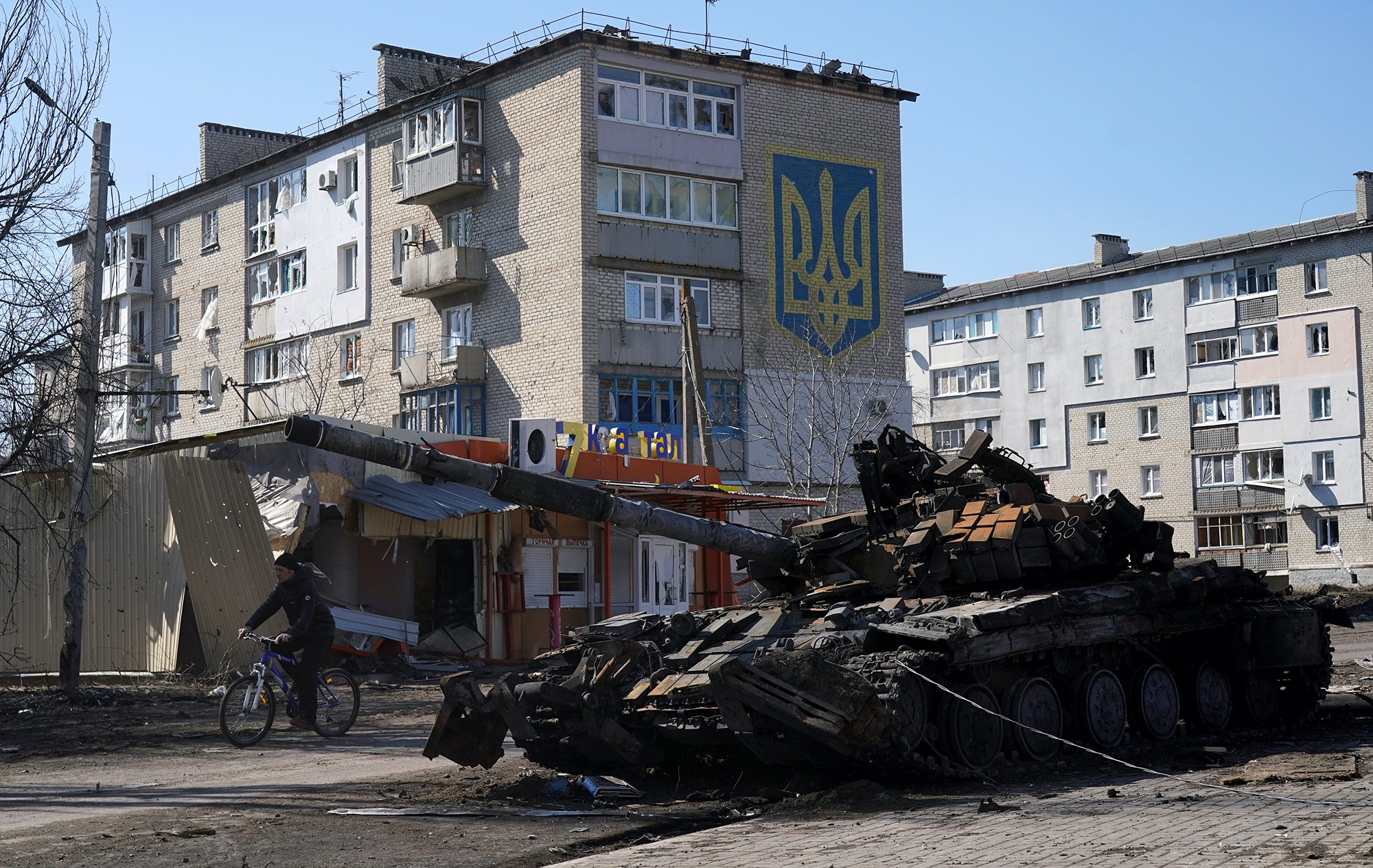 Это должен увидеть каждый. Журналист вывез флешку с фото из Мариуполя, спрятав ее в конфете (ФОТО, ВИДЕО) 35