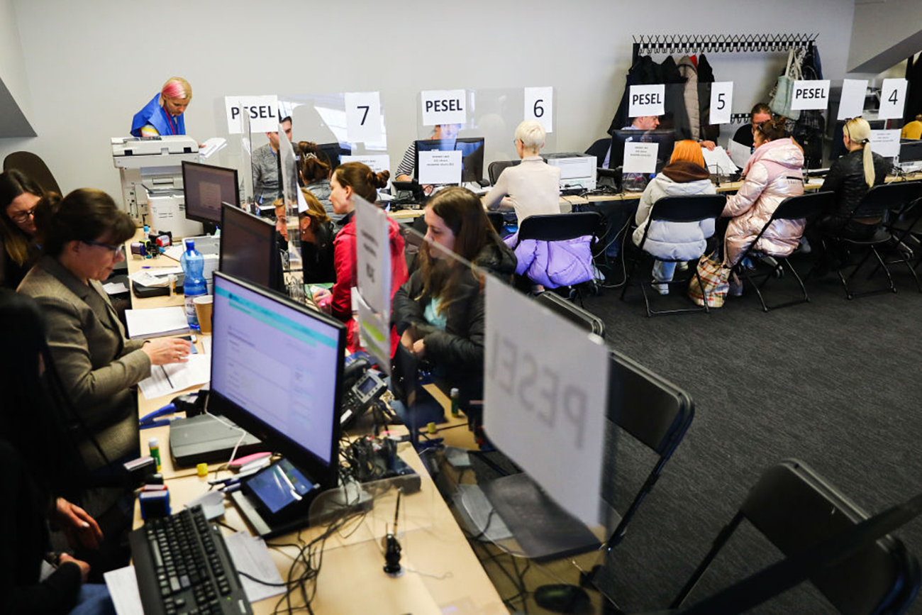 Поиск жилья и контроль. Что ждет украинских беженцев за границей в 2023 году