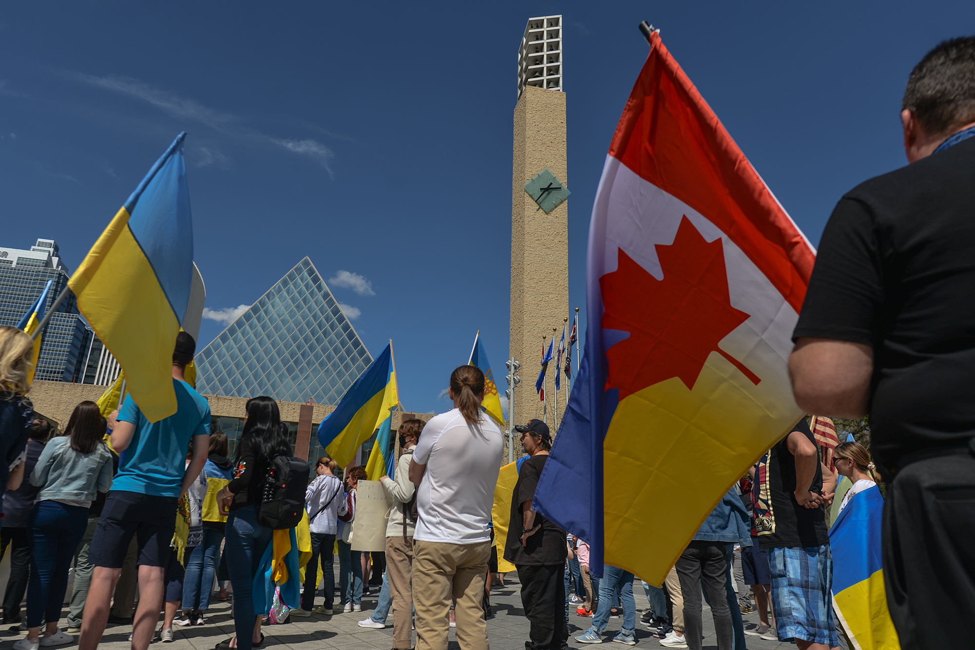 &quot;Життя важке&quot;. Чому українські біженці виїжджають із Канади