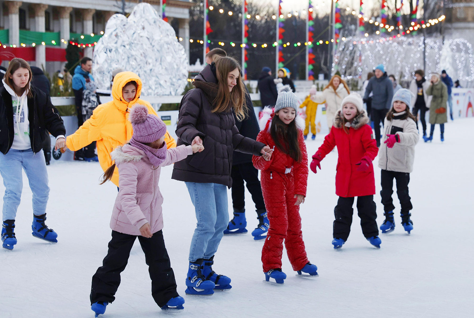 &quot;Елка несокрушимости&quot; и катки. Куда пойти в Киеве на новогодние праздники с детьми