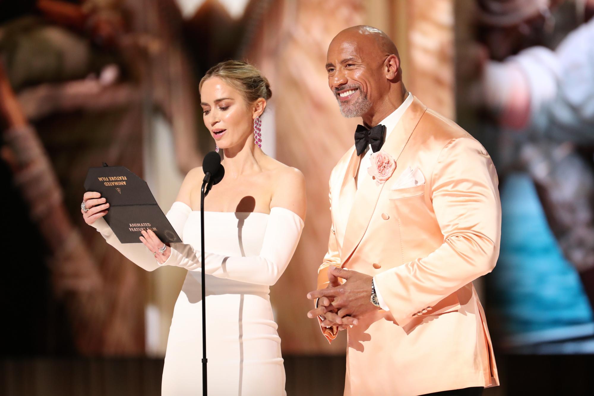 Украинские наряды в одном ряду с Dior и Louis Vuitton. Лучшие образы красной дорожки Оскара 2023