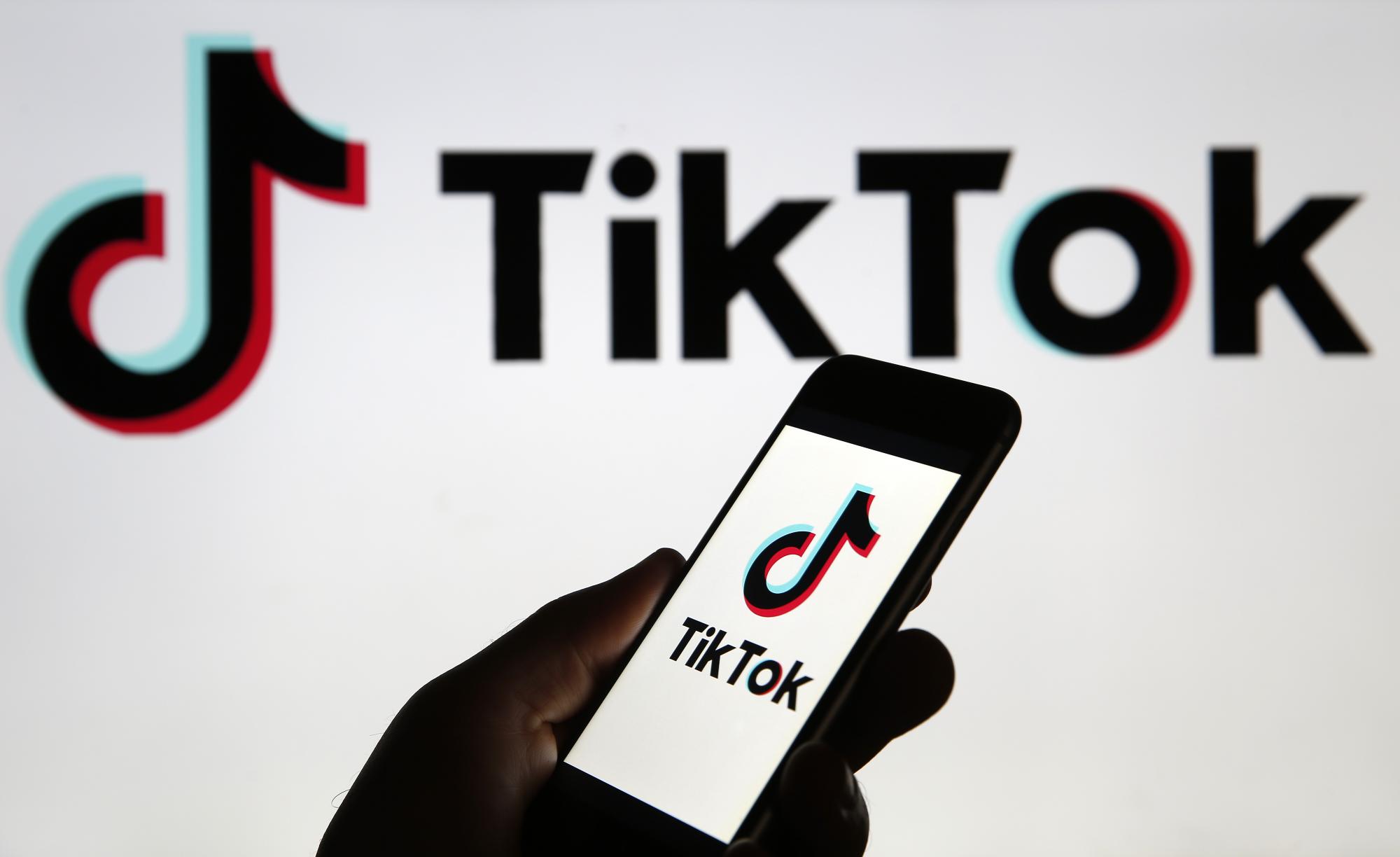 Бан для TikTok. Почему соцсети грозит блокировка и коснется ли это Украины
