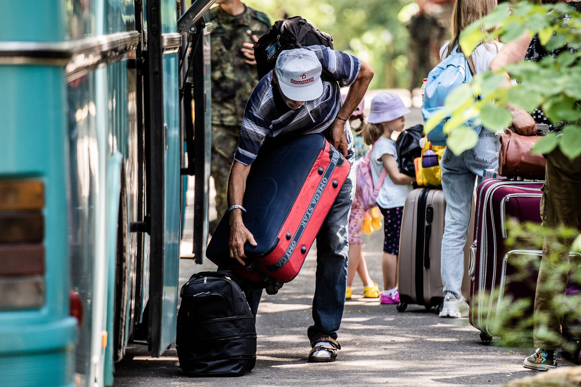 Намети та колючий дріт. Куди переселили українських біженців у Болгарії