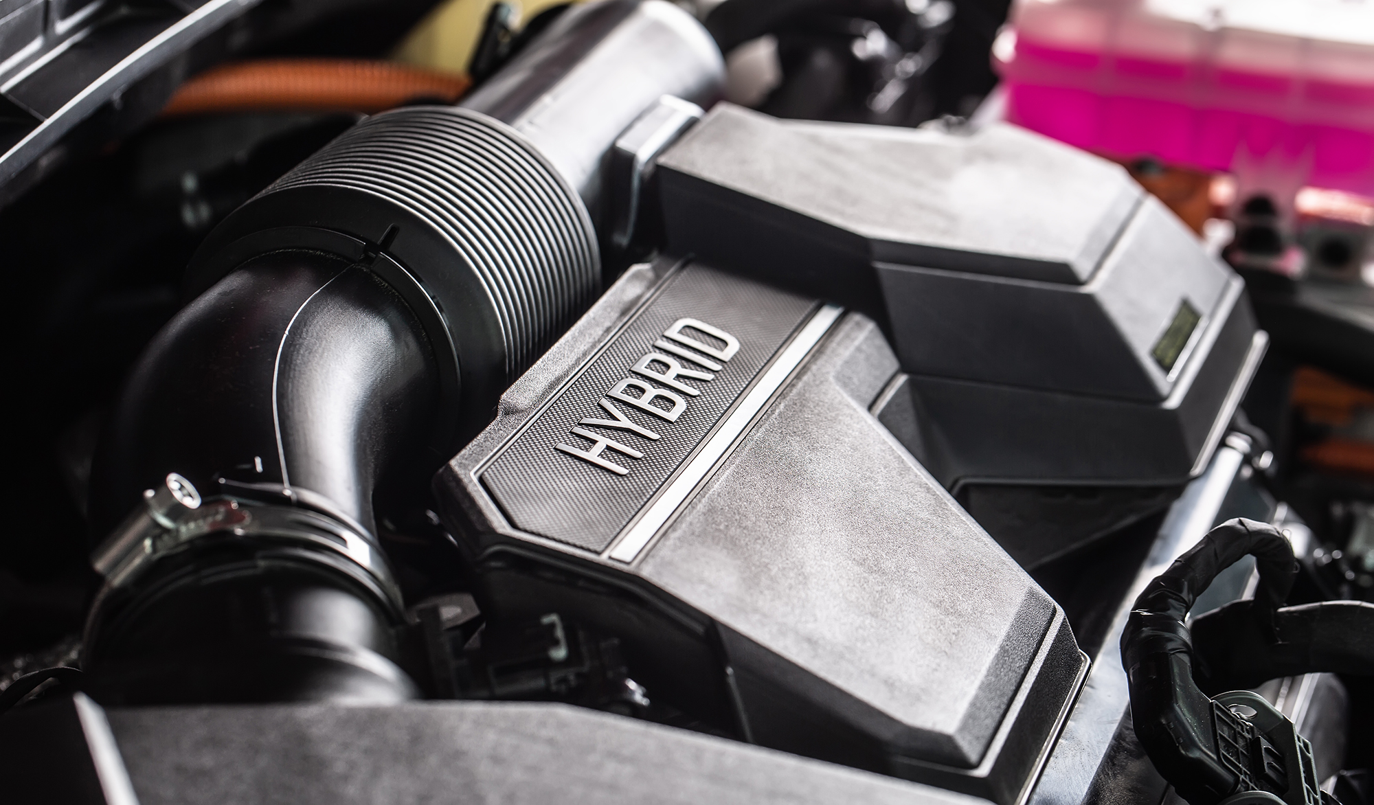 Для чего придумали автомобили-гибриды: разбираем основные аспекты