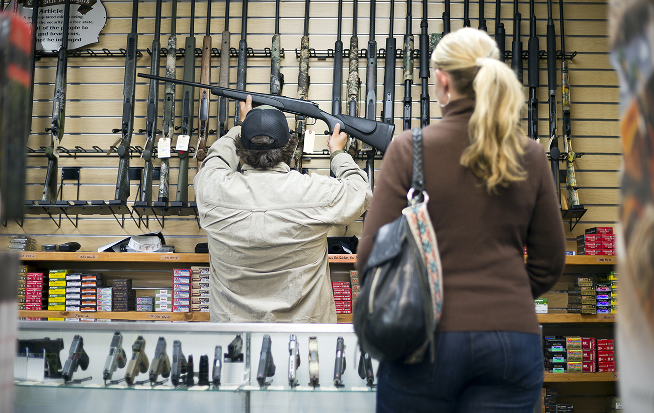 Иллюзия безопасности или спасение? Нужно ли украинцам короткоствольное оружие