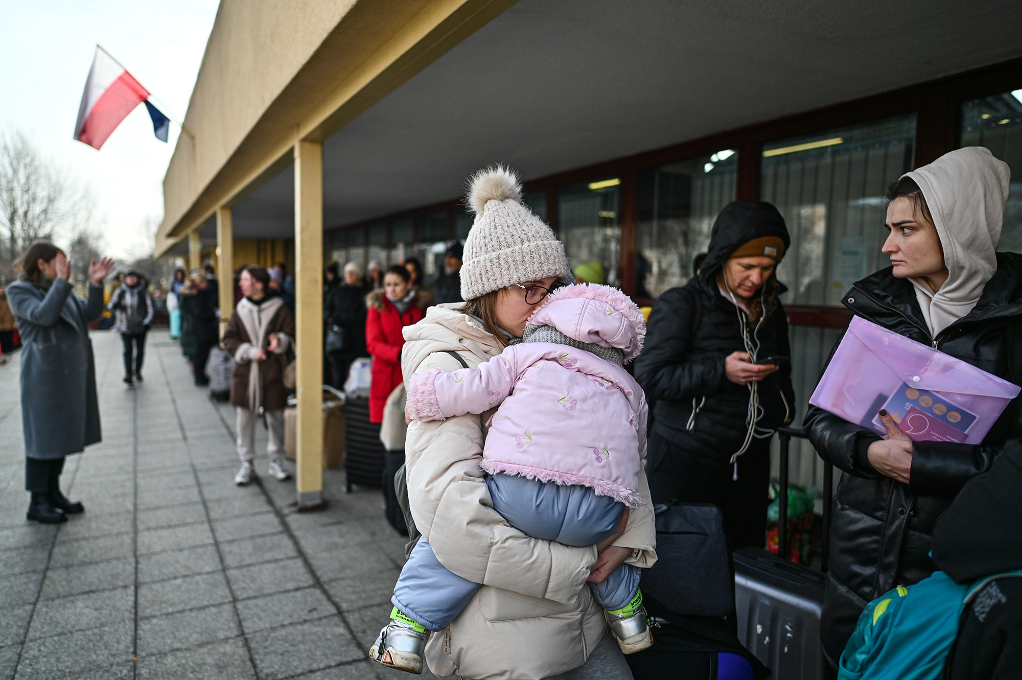 Выплаты на детей. Какую помощь могут получить украинцы в Польше в следующем году