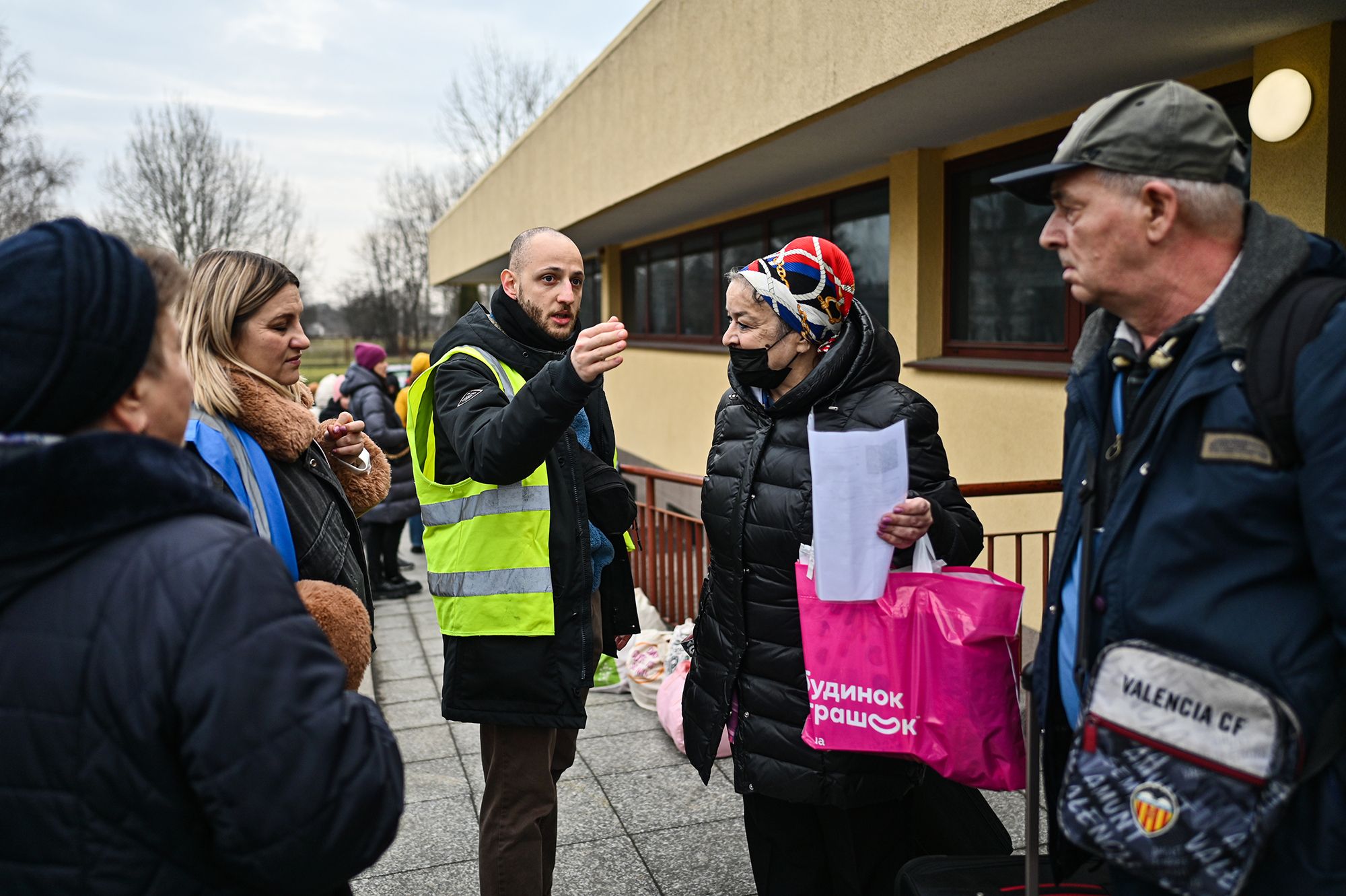 Бесплатная эвакуация. Какие организации помогают украинцам выехать за границу