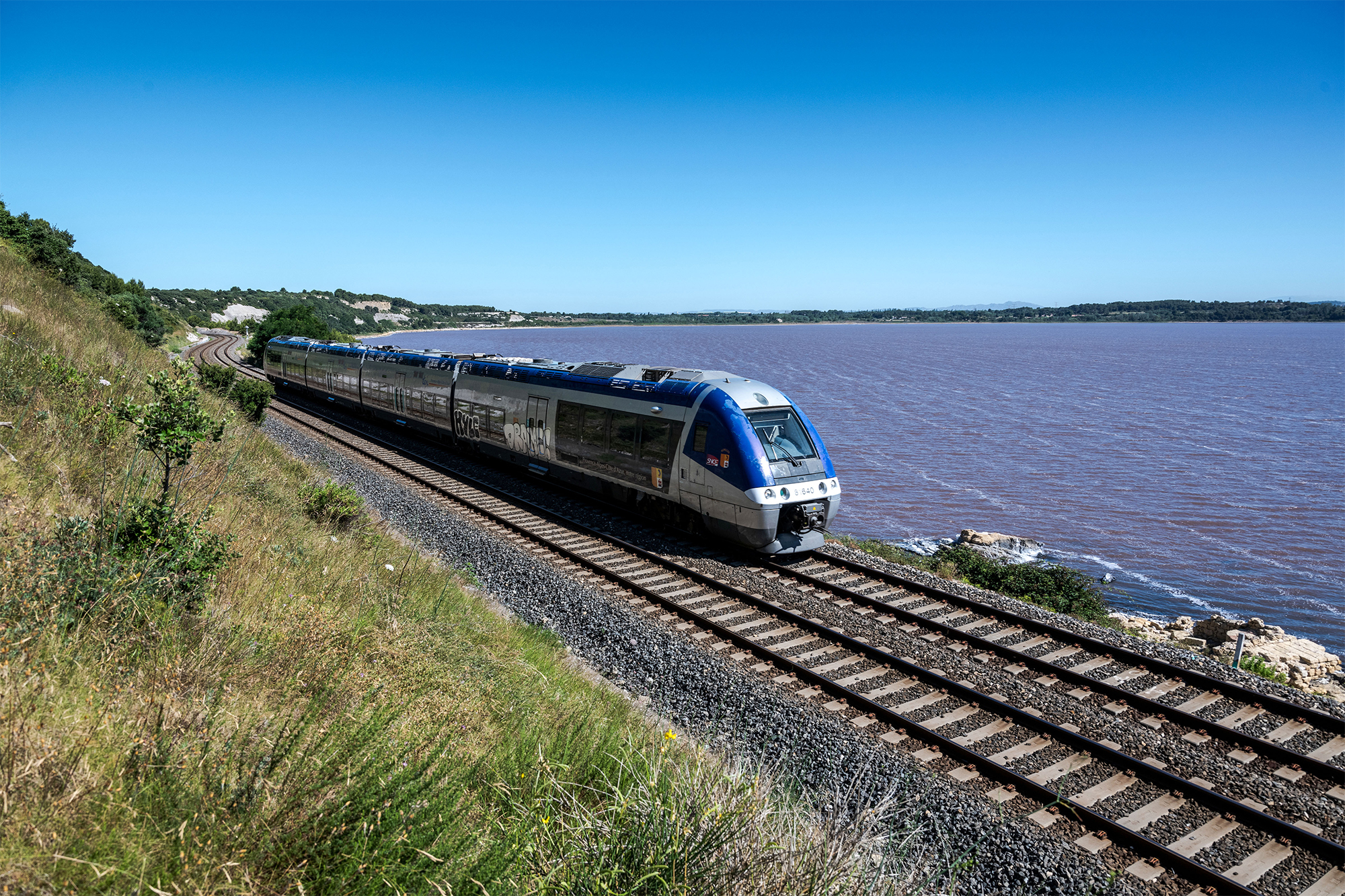 Ще одна країна запустить проїзні за 49 євро: хто зможе скористатися