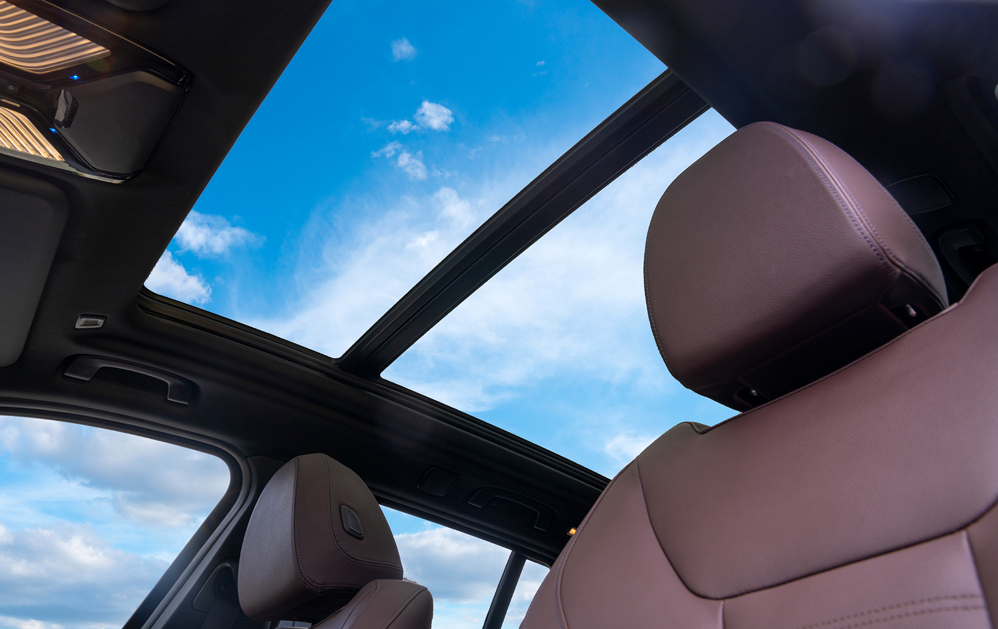 Течет, потеет и гниет: какие неприятные сюрпризы готовит панорамная крыша и люк в авто