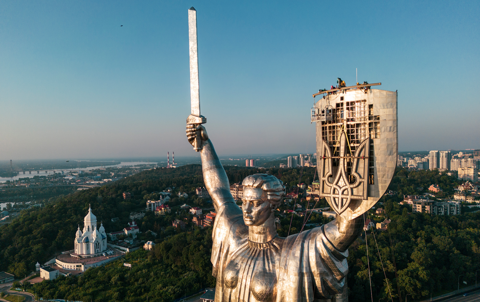 Дивіться, як виглядають жінки, які позували для монумента &quot;Батьківщина-мати&quot; (фото)