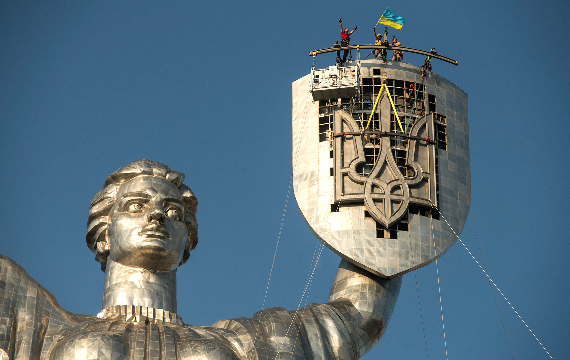 Дивіться, як виглядають жінки, які позували для монумента &quot;Батьківщина-мати&quot; (фото)