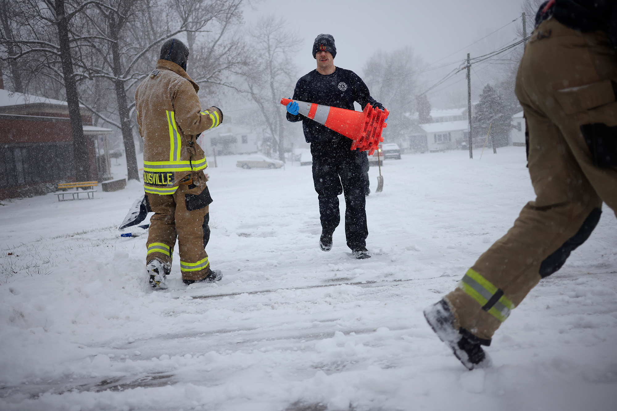 Шторм десятилетия в США: в 7 штатах объявили чрезвычайное из-за сильного холода и снегопадов
