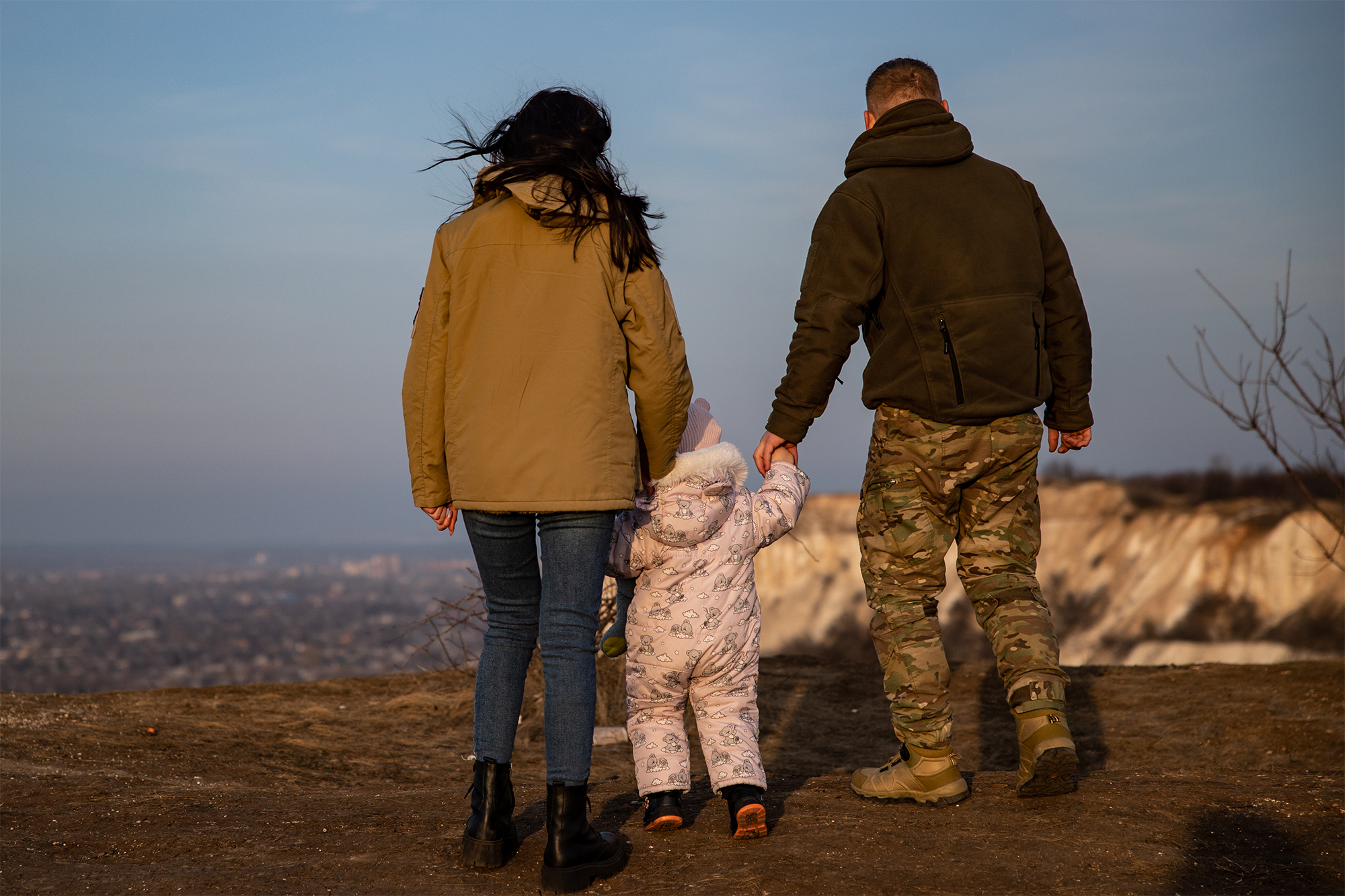 &quot;Мамо, ми вже далеко від війни?&quot; Як допомогти дітям, чиї життя зламала Росія
