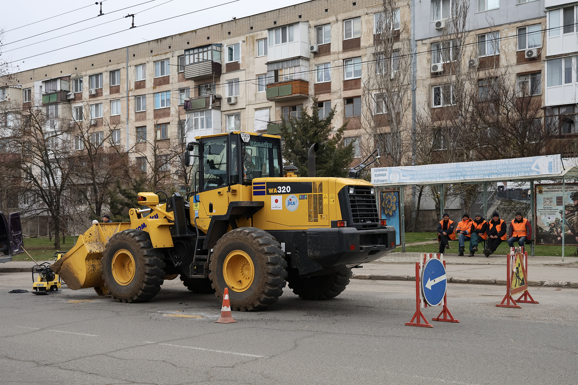 Мільярди на ями. Як зима знищила дороги в Україні та чи є гроші на терміновий ремонт