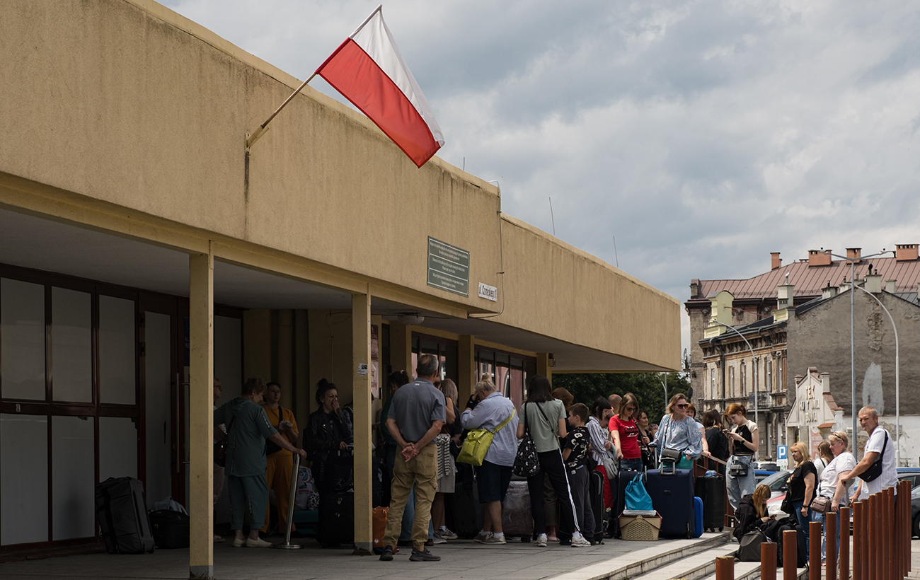 Без захисту та виплат? Що Європа готує для українських біженців і коли будуть зміни