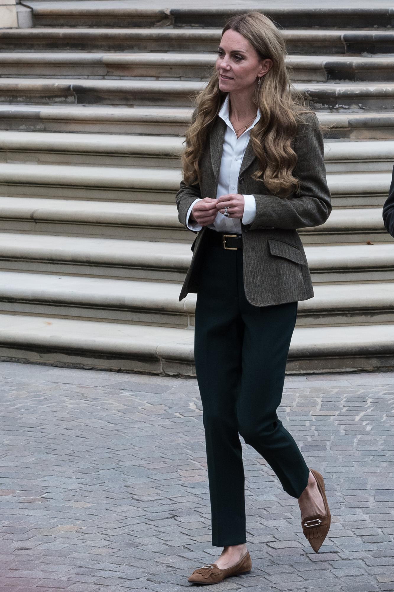 Такі балетки - хіт сезону: як виглядає замшеве взуття, яке носить навіть Кейт Міддлтон