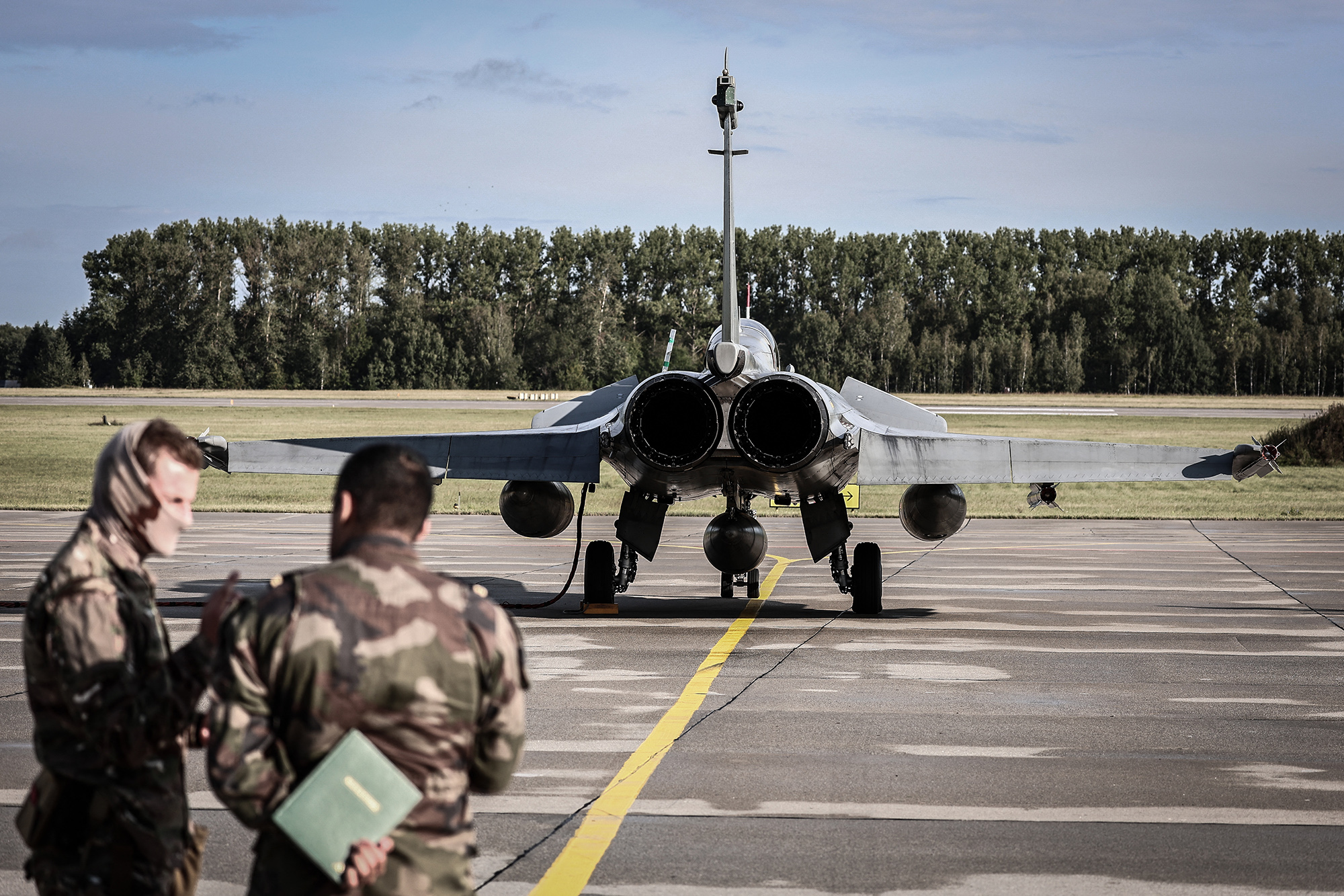 Закриють небо? Чи наважиться НАТО збивати російські дрони і ракети над Україною