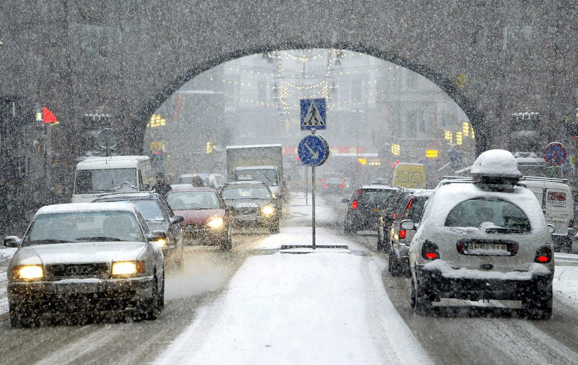 С наступлением холодов. В каких странах ЕС нужно менять шины на зимние